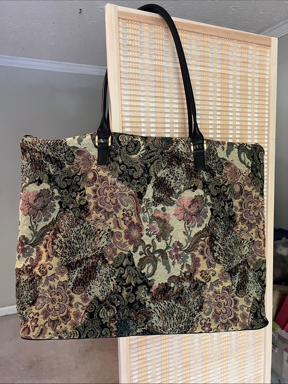 Bueno Floral Jacquard Tapestry Tote with Black Handles